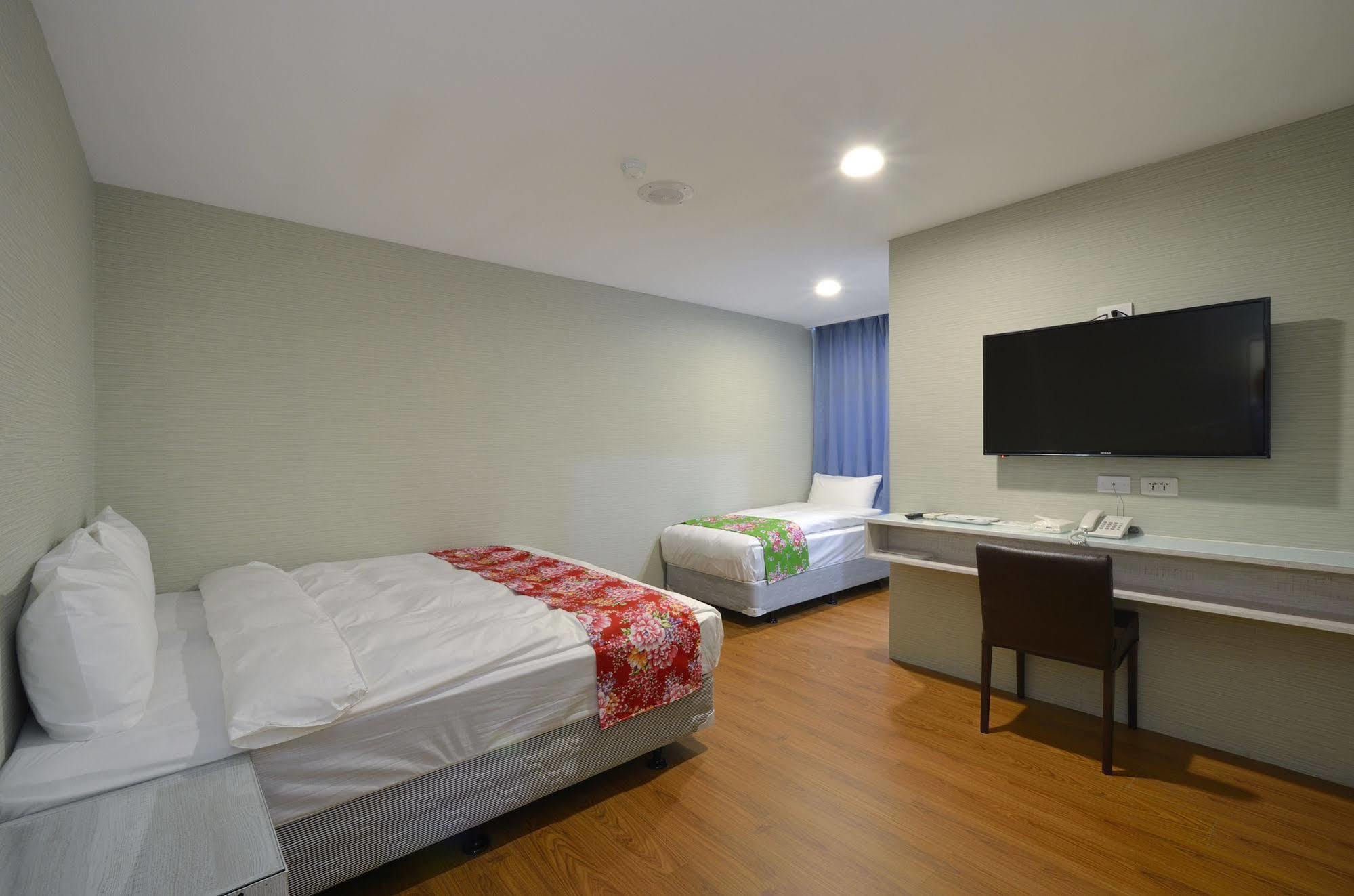 Mini Box Hotel Taipei Exterior photo